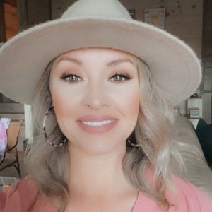 Meet your Posher, Mandy